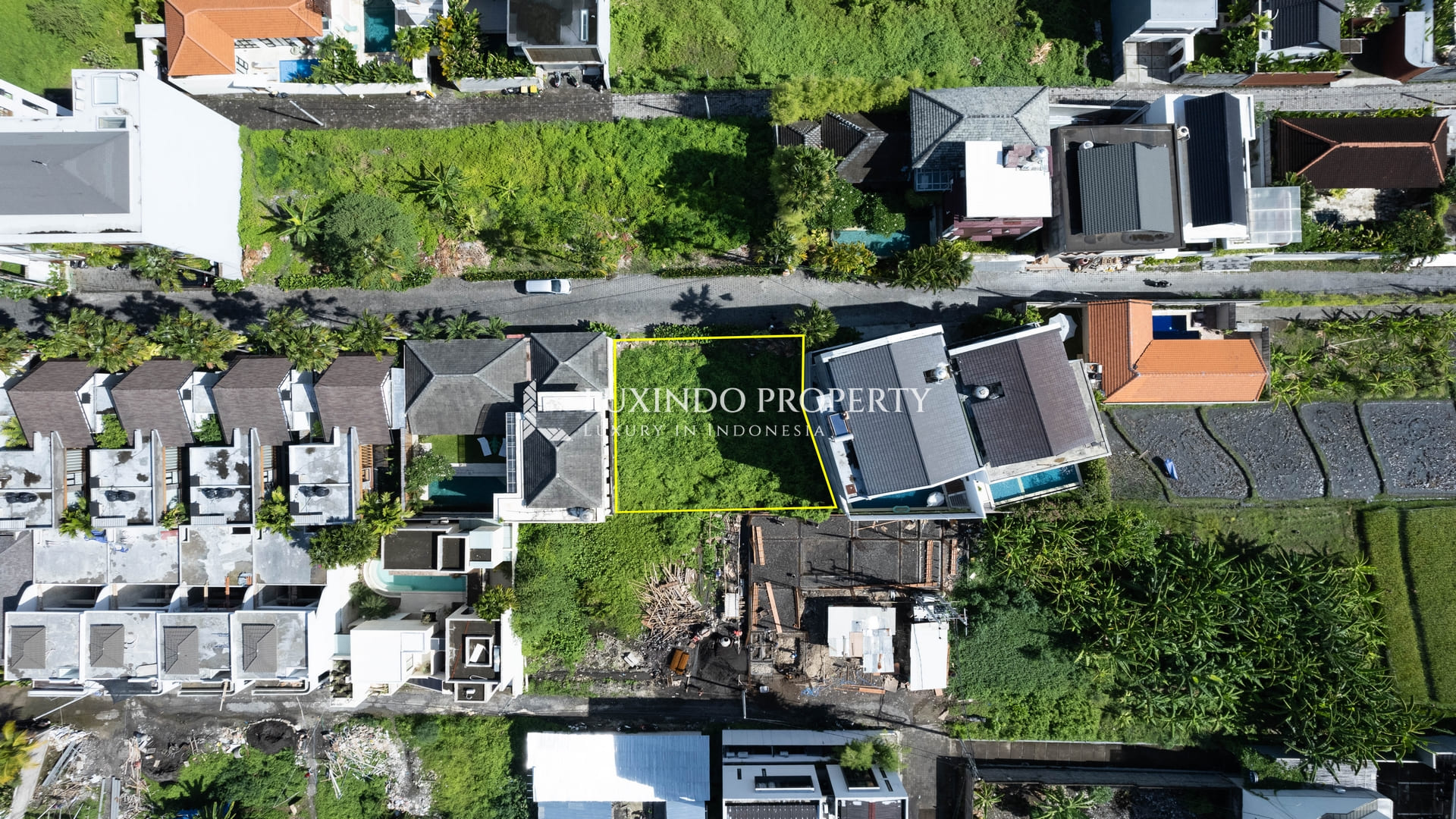 BERAWA - PRIME 350M2 LAND PLOT IN THE HEART OF CANGGU'S MOST DESIRABLE NEIGHBORHOOD (FHL602)